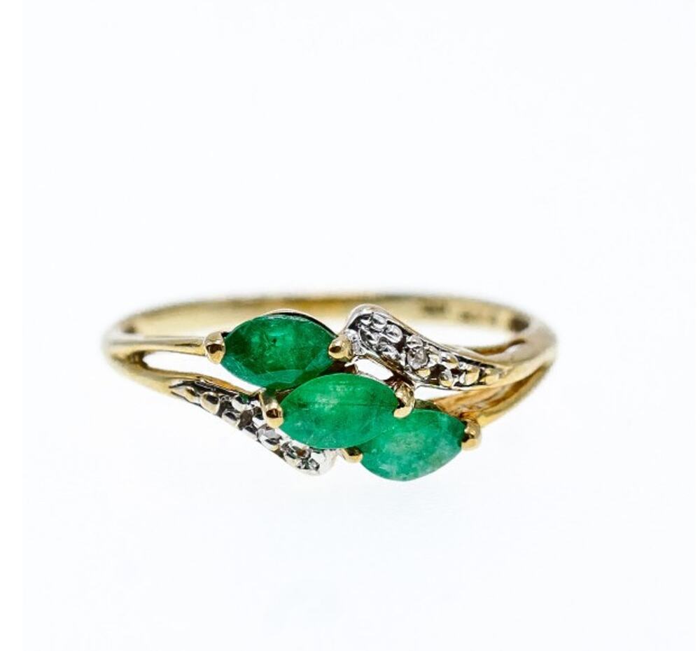 10K Yellow Gold Emerald & Diamonds Ring Size 6.75